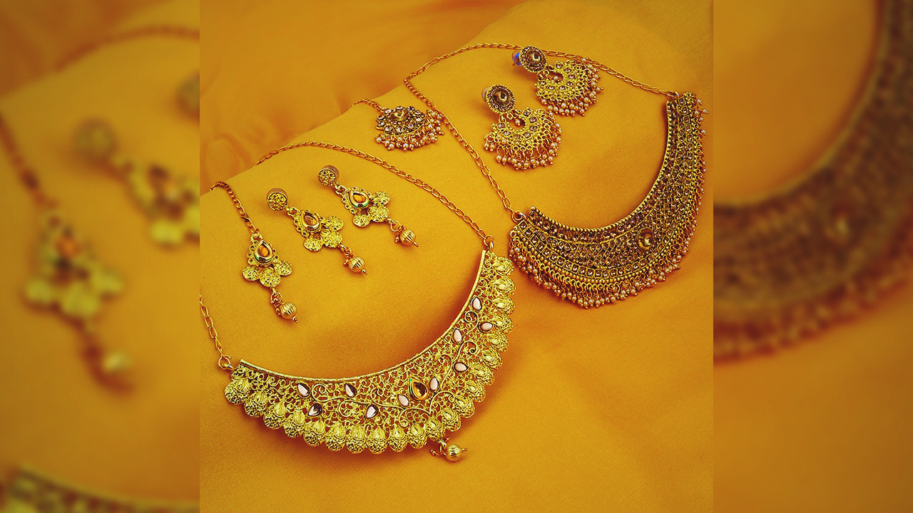 Sukkhi is a popular brand known for its jewelry products.