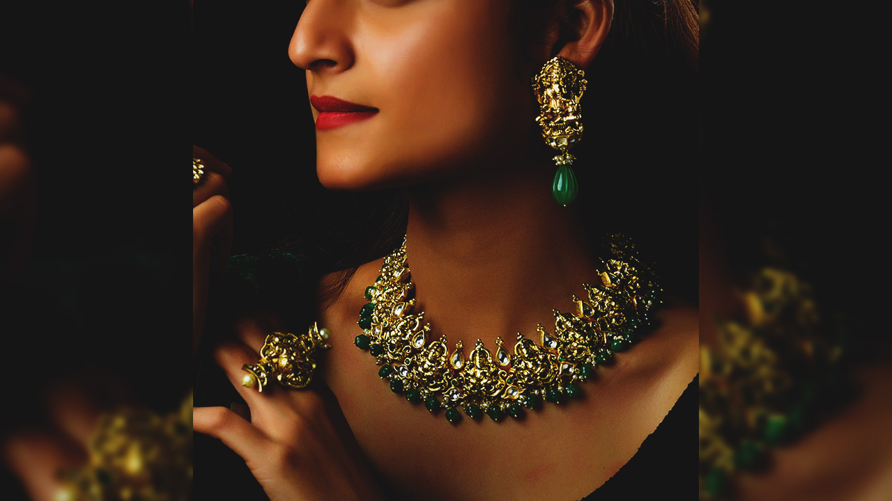 Symetree has established itself as one of the leading names in artificial jewellery in India.