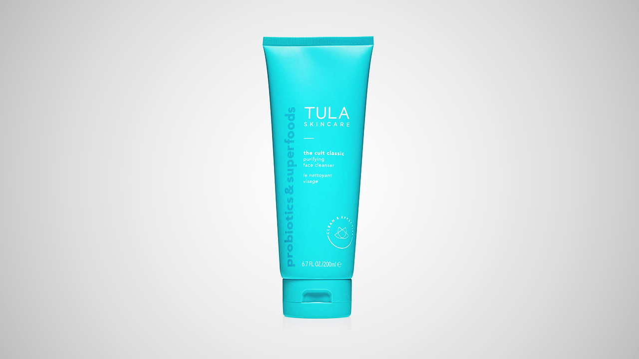 A top-notch face wash for sensitive skin.