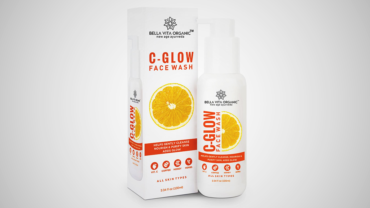 A top-rated facewash specifically designed for oily skin. 