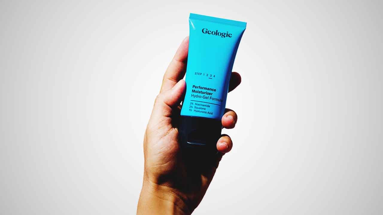 A top-tier pick for moisturizing products suitable for male oily skin 